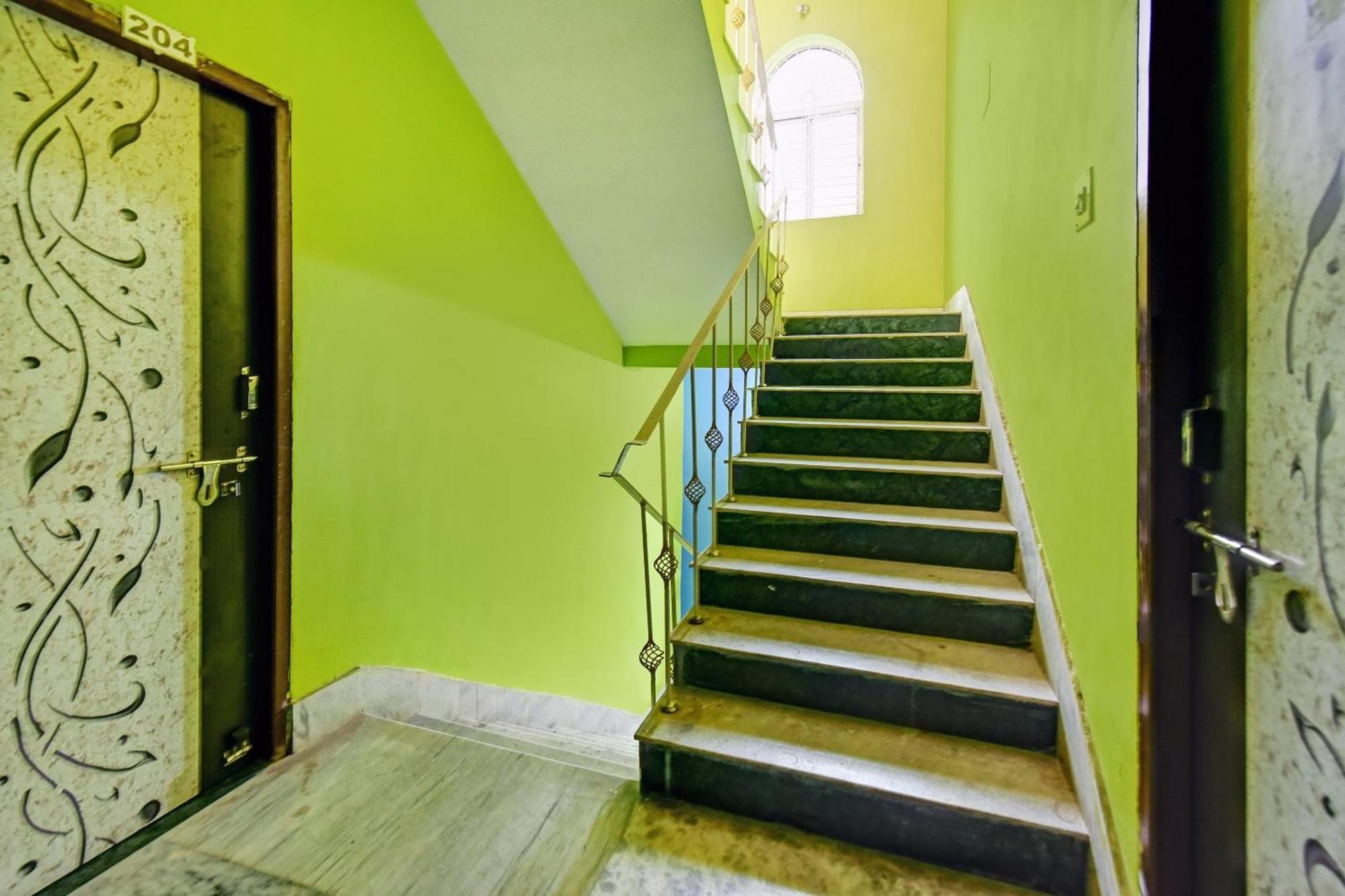 Hotel O Ankit Guest House Калькутта Экстерьер фото